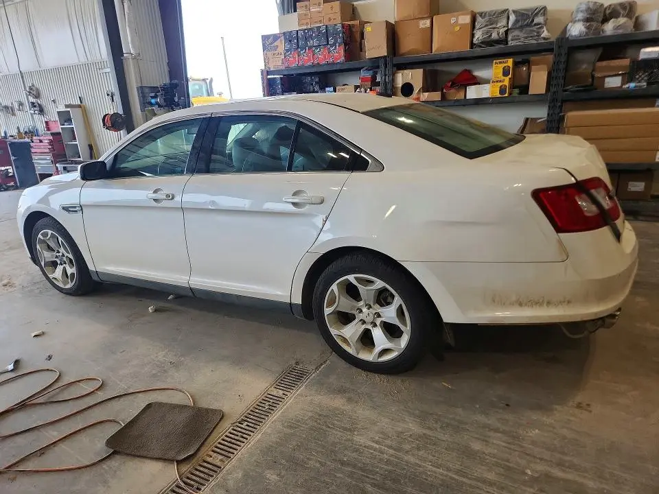 2011 FORD TAURUS SEL  