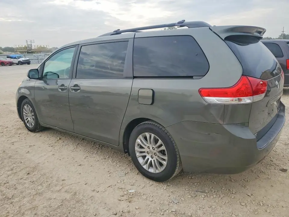 2011 TOYOTA SIENNA XLE 8-PASSENGER  