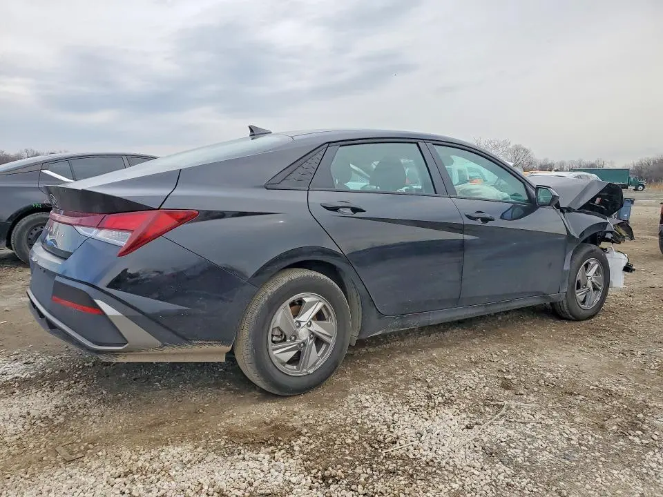2025 HYUNDAI ELANTRA SE  
