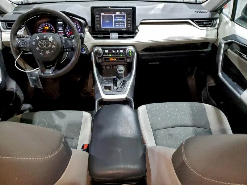 2020 TOYOTA RAV4 XLE  