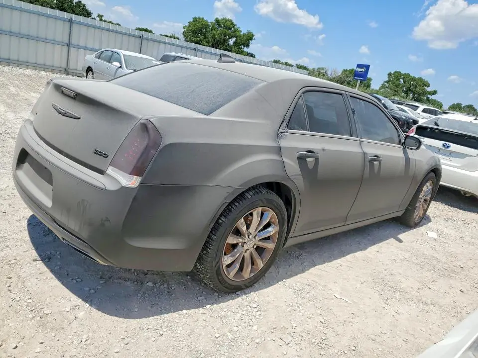 2016 CHRYSLER 300 LIMITED  