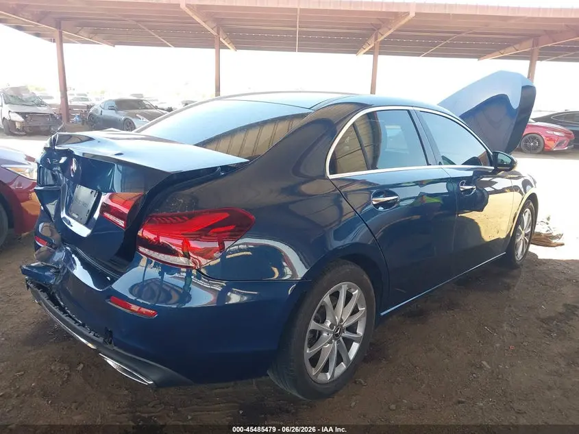 2019 MERCEDES-BENZ A 220  