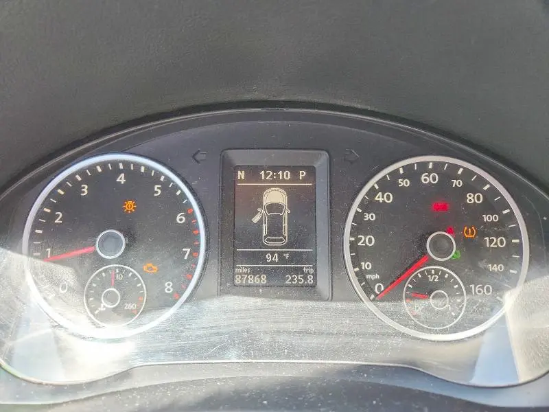 2011 VOLKSWAGEN TIGUAN S  