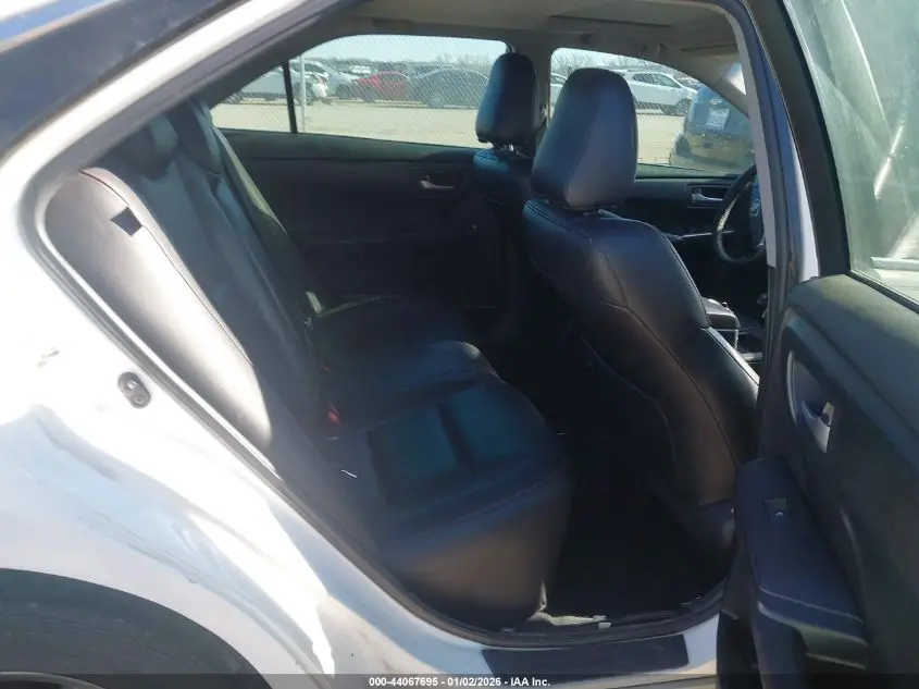 2015 TOYOTA CAMRY SE