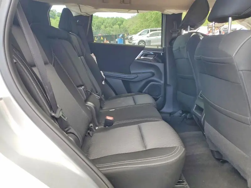 2024 MITSUBISHI OUTLANDER ES  