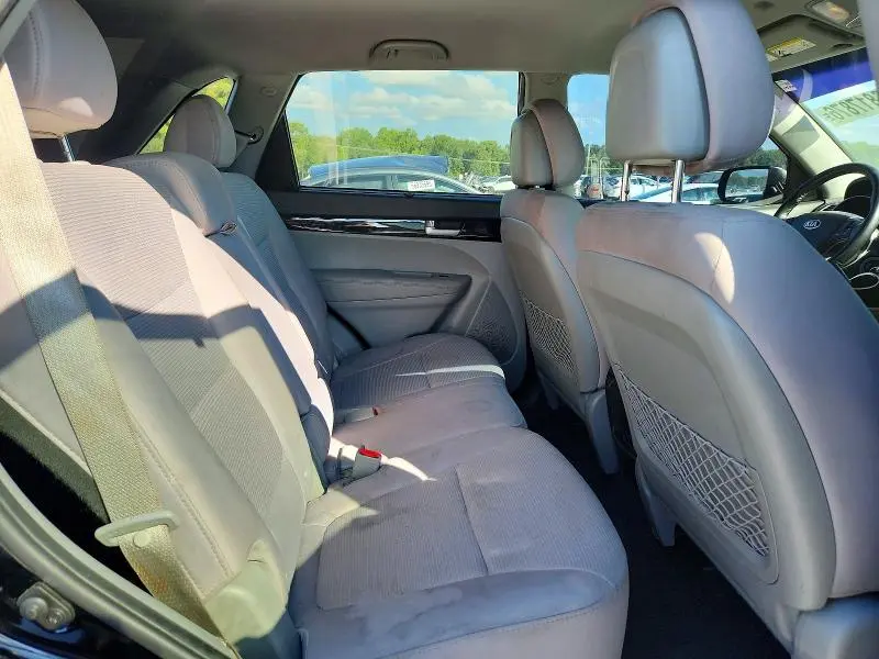 2015 KIA SORENTO LX  
