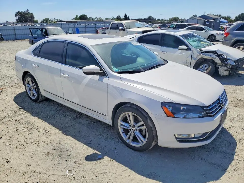 2012 VOLKSWAGEN PASSAT SEL  