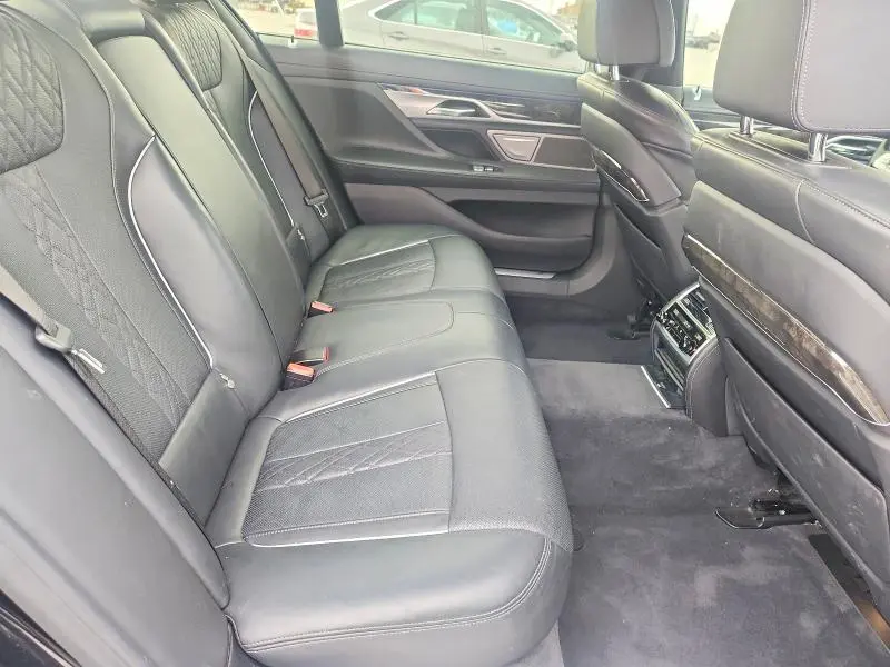 2018 BMW 750 XI  