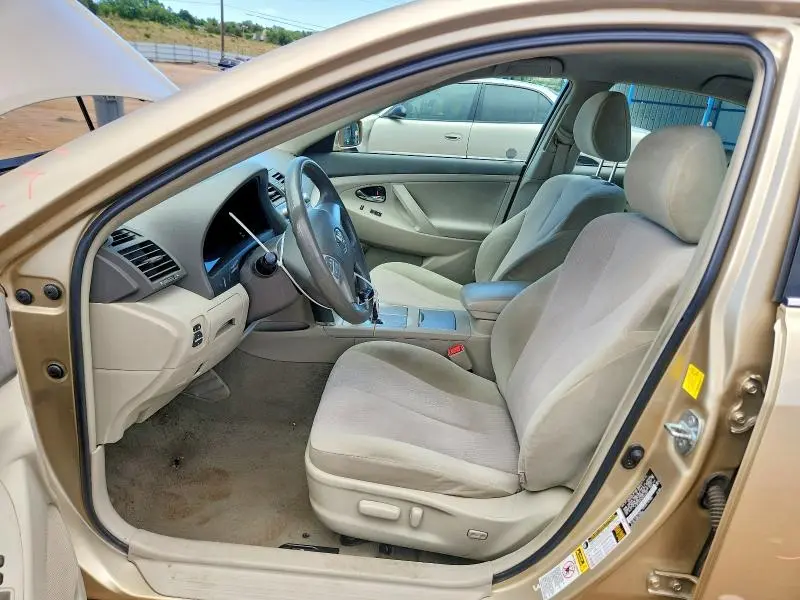 2011 TOYOTA CAMRY LE  