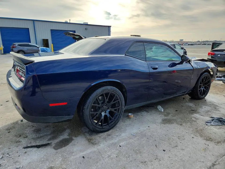 2016 DODGE CHALLENGER SXT  