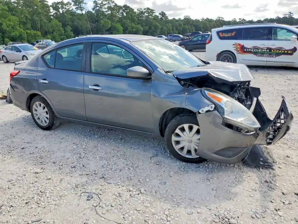 2019 NISSAN VERSA SV  