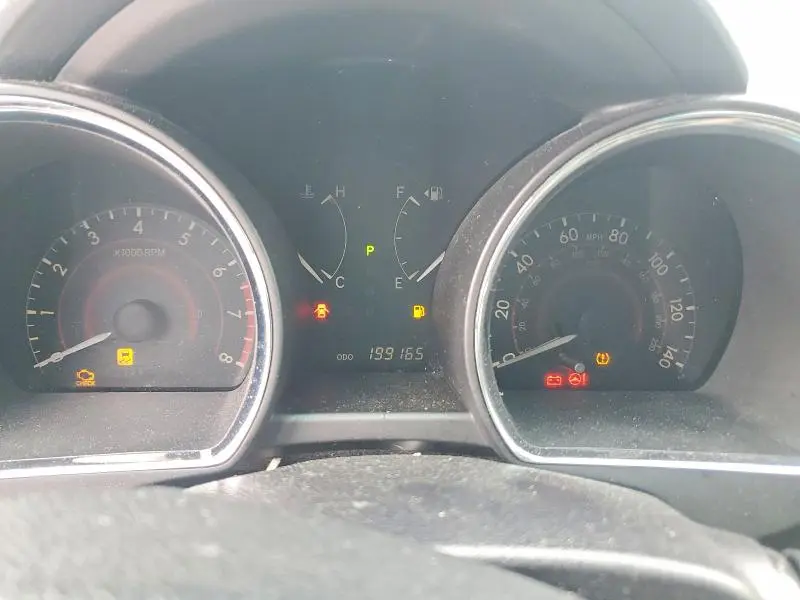 2011 TOYOTA HIGHLANDER SE  