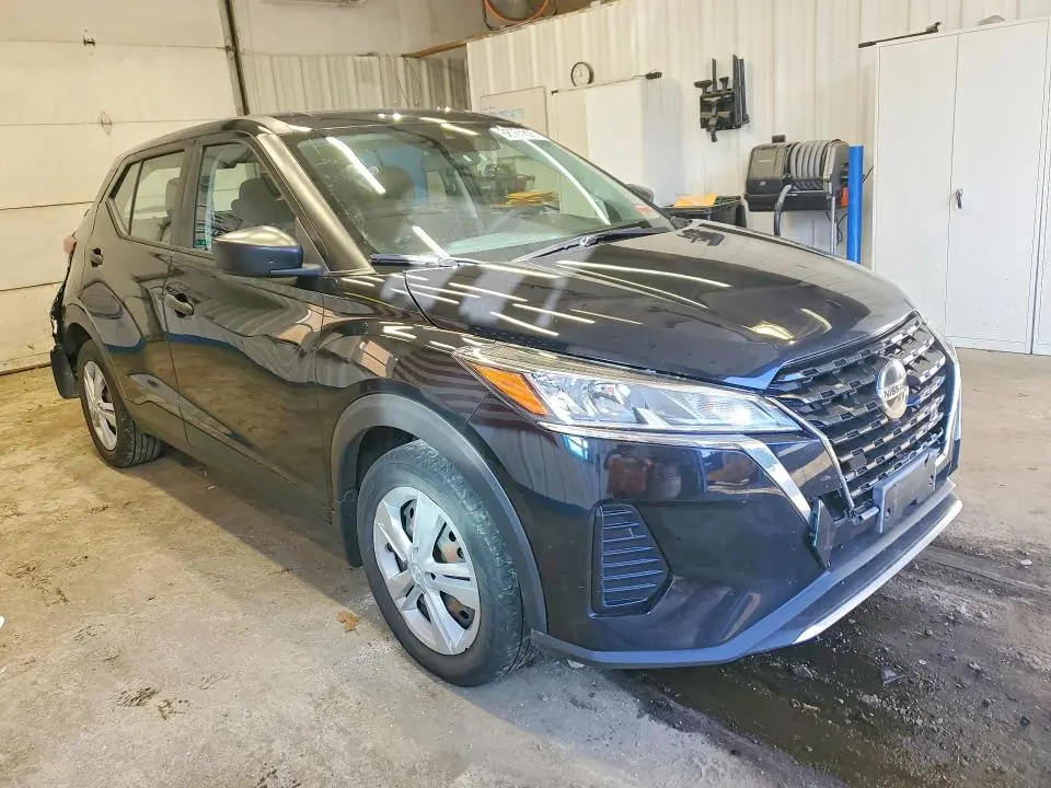 2021 NISSAN KICKS S  