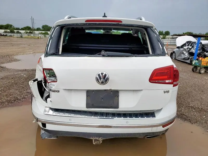 2016 VOLKSWAGEN TOUAREG SPORT  