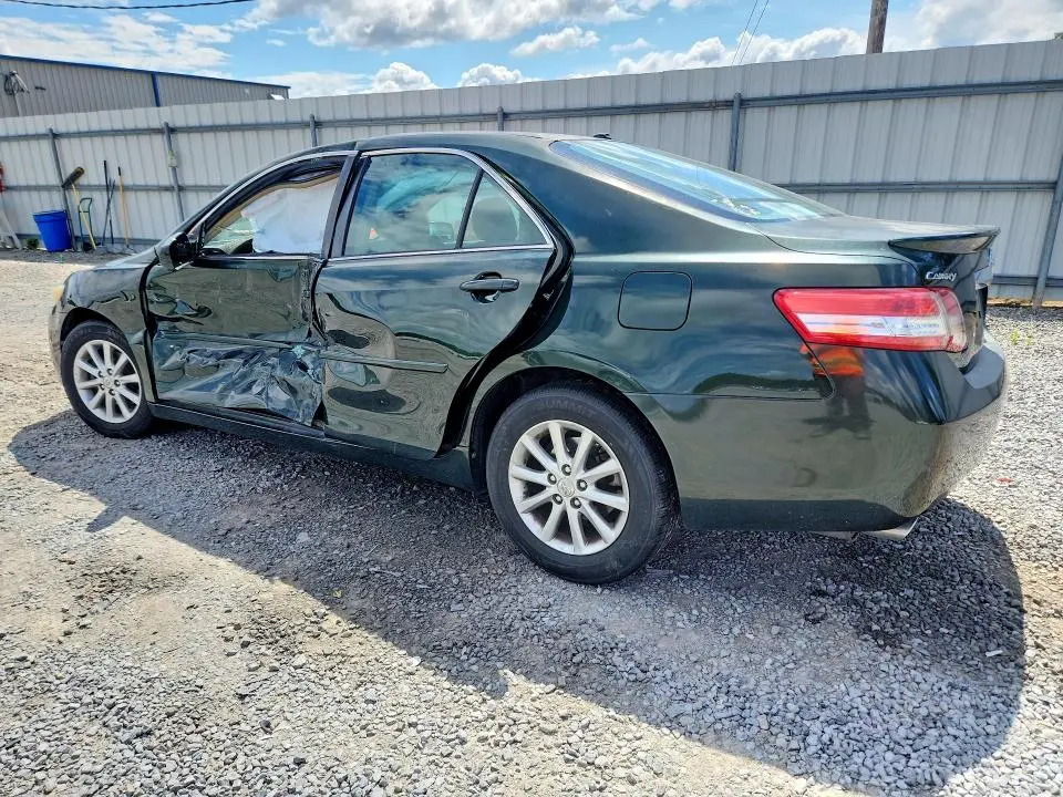 2010 TOYOTA CAMRY XLE V6  