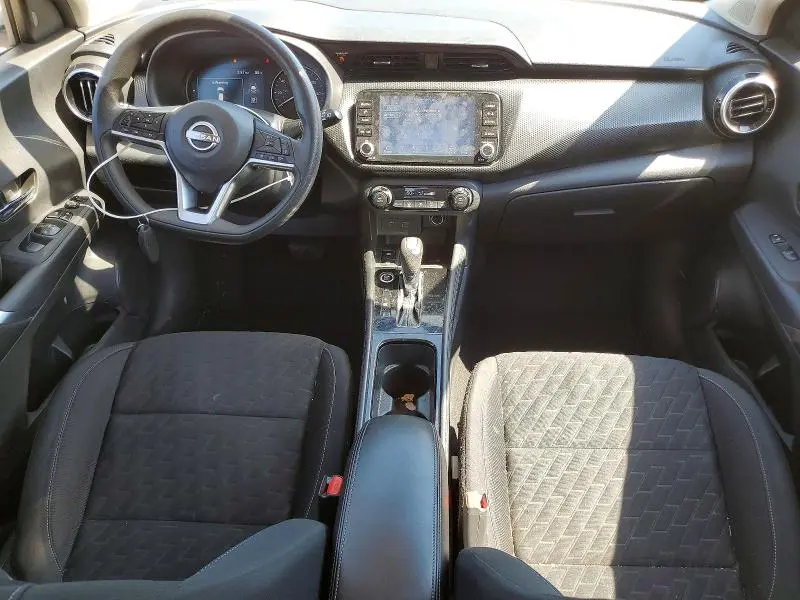 2022 NISSAN KICKS SV  