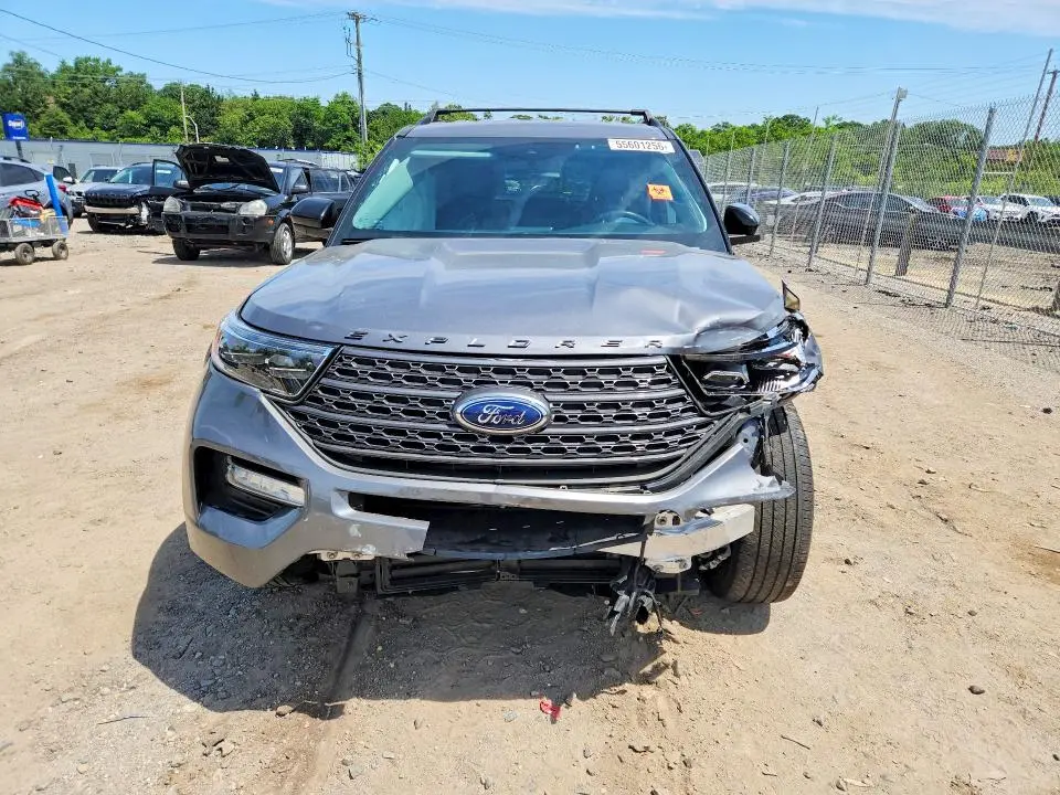 2022 FORD EXPLORER XLT  