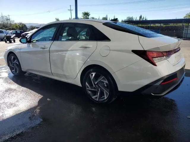 2025 HYUNDAI ELANTRA SEL  