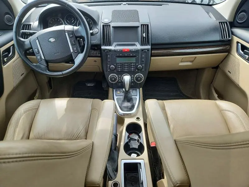 2011 LAND ROVER LR2 HSE LUXURY  