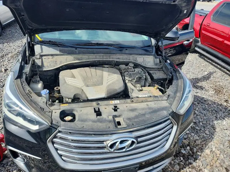 2018 HYUNDAI SANTA FE SE  