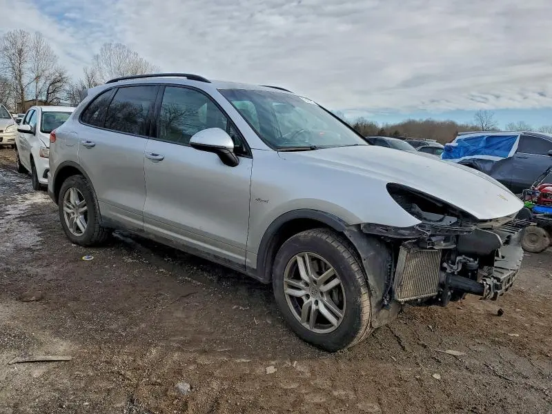 2015 PORSCHE CAYENNE   