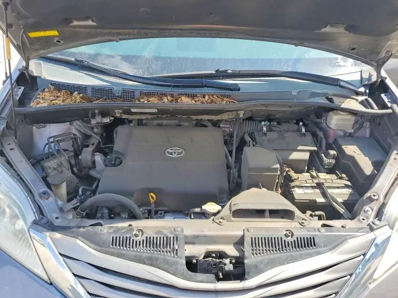 2012 TOYOTA SIENNA XLE 8-PASSENGER  