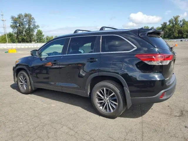 2019 TOYOTA HIGHLANDER SE  