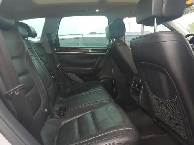 2011 VOLKSWAGEN TOUAREG V6  