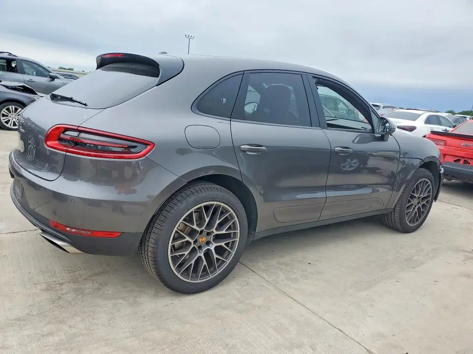 2018 PORSCHE MACAN   