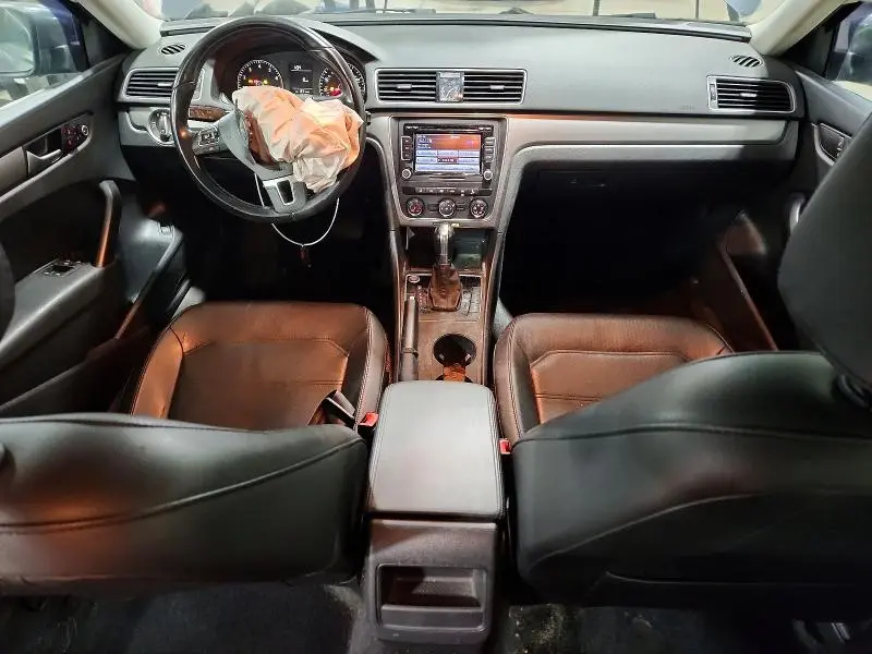 2015 VOLKSWAGEN PASSAT S  