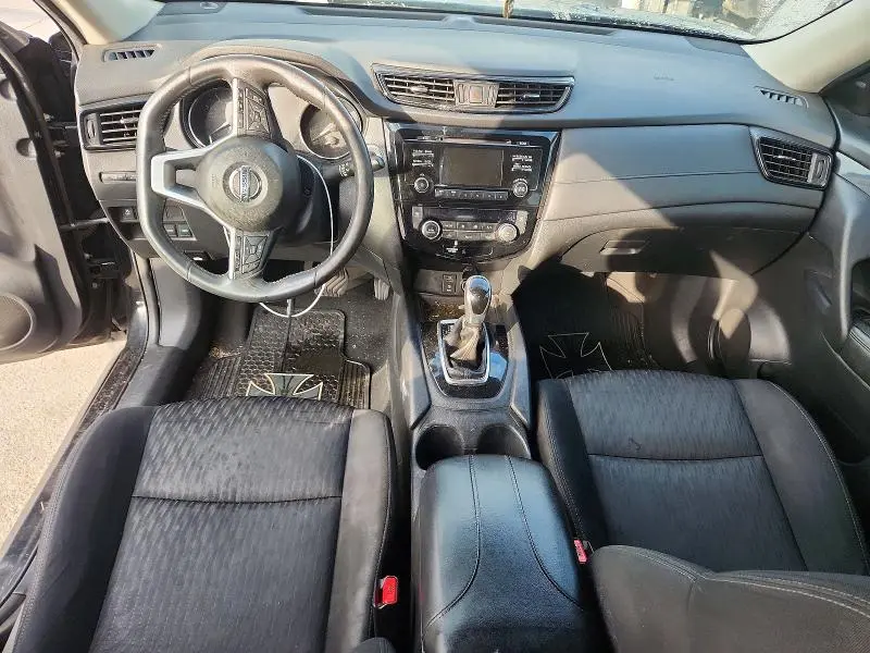 2017 NISSAN ROGUE SV  