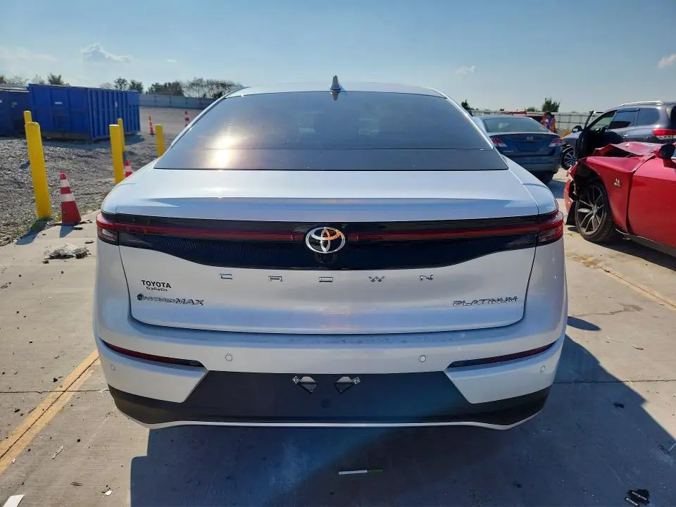 2026 TOYOTA CROWN PLATINUM  