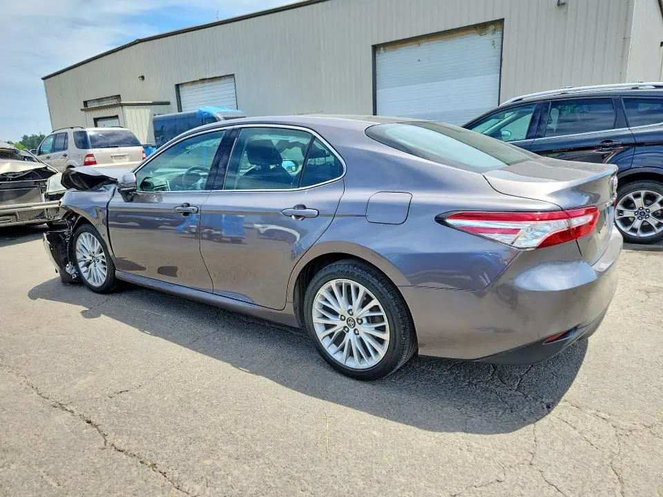 2018 TOYOTA CAMRY XLE  