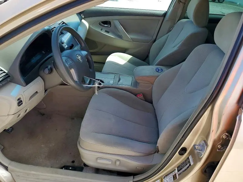 2010 TOYOTA CAMRY LE  