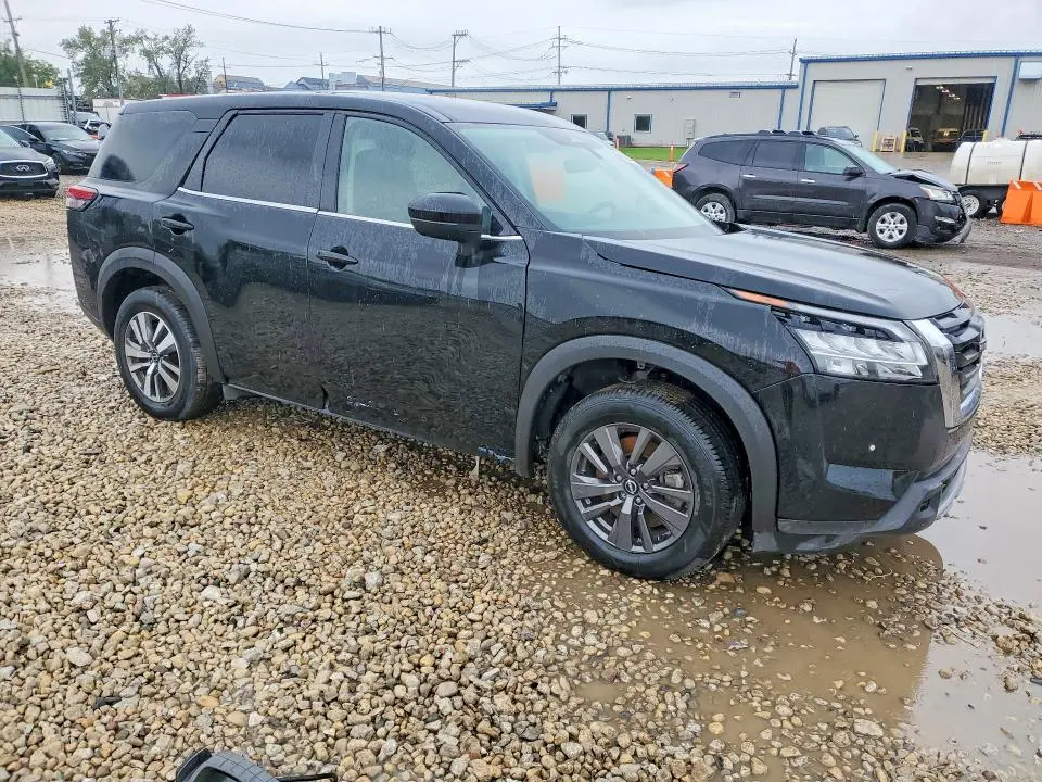 2023 NISSAN PATHFINDER SL  