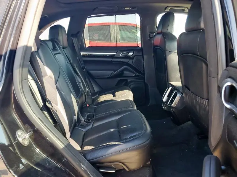 2017 PORSCHE CAYENNE S  