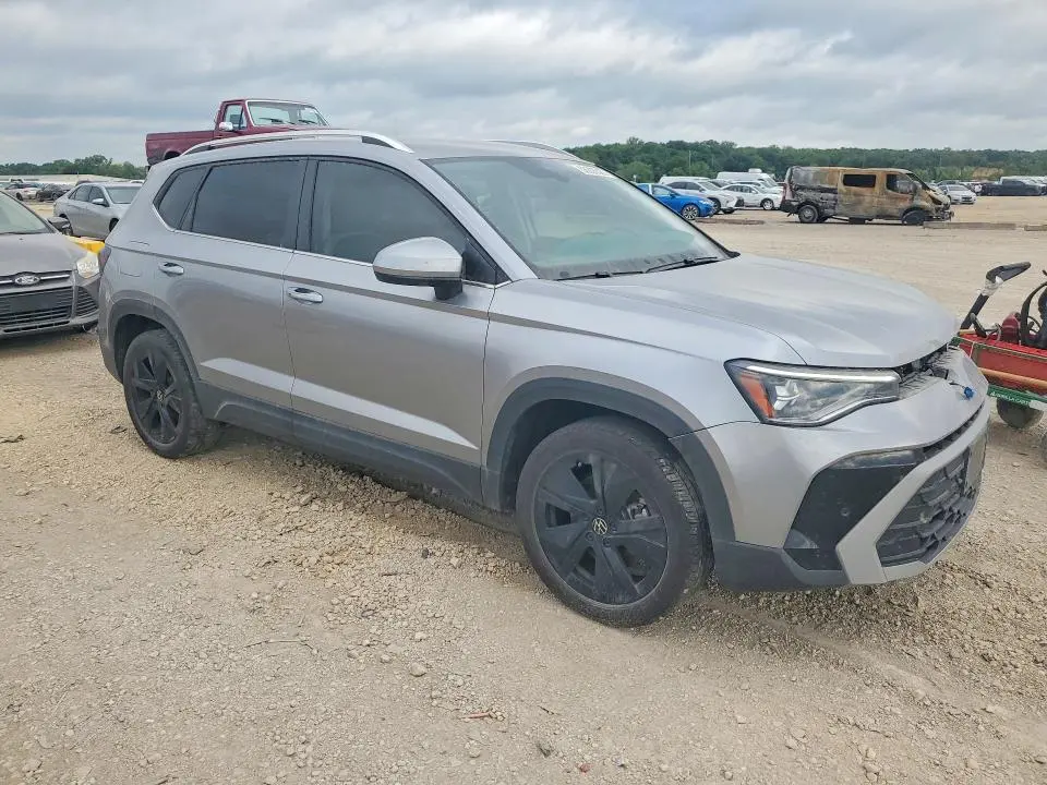 2025 VOLKSWAGEN TAOS SE  