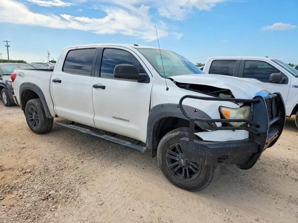 2013 TOYOTA TUNDRA CREWMAX SR5  