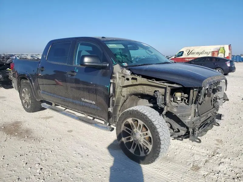 2013 TOYOTA TUNDRA CREWMAX SR5  