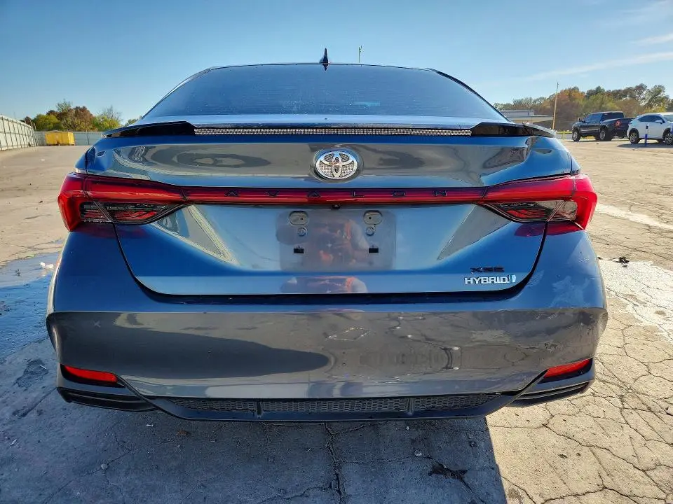 2021 TOYOTA AVALON XSE  