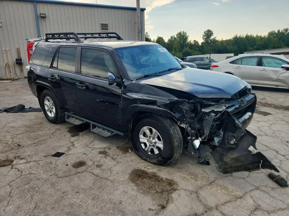 2020 TOYOTA 4RUNNER SR5  