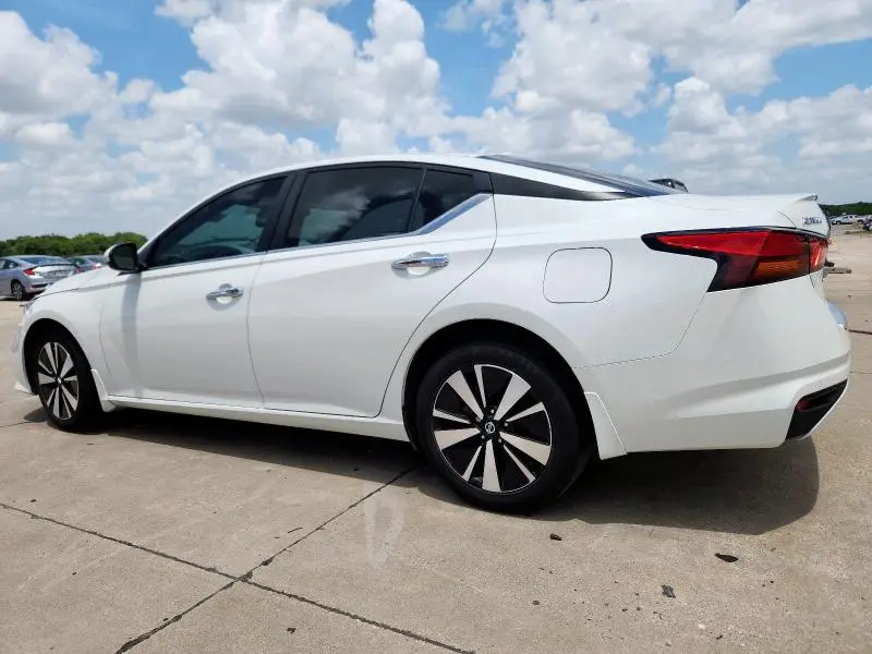 2022 NISSAN ALTIMA SV  