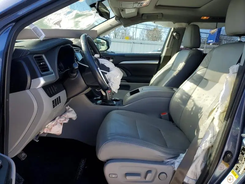 2015 TOYOTA HIGHLANDER XLE  