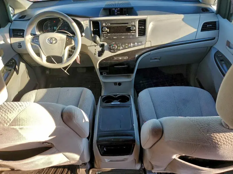 2013 TOYOTA SIENNA LE  