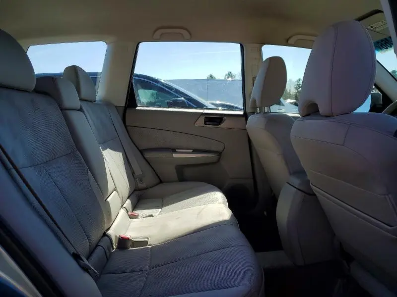 2010 SUBARU FORESTER XS  