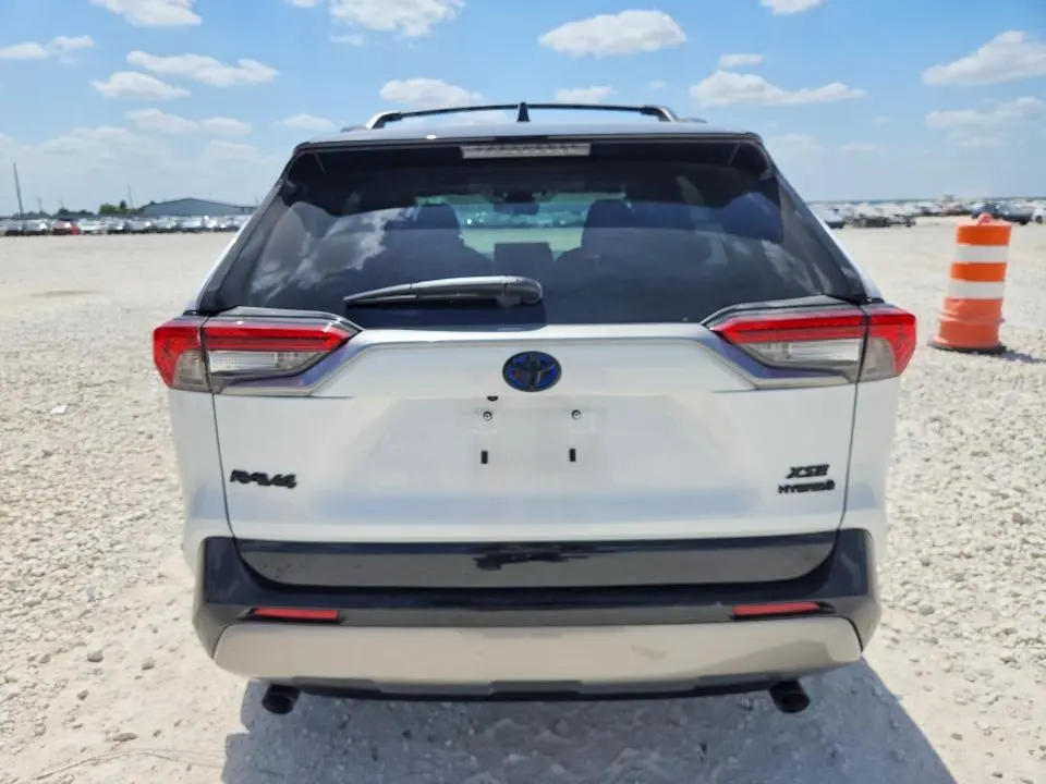 2024 TOYOTA RAV4 XSE  