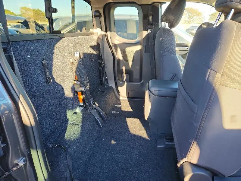 2023 NISSAN FRONTIER SV  