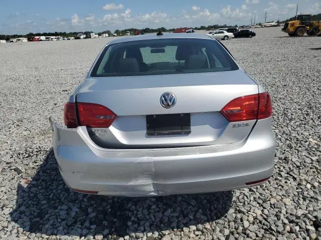 2013 VOLKSWAGEN JETTA SE  