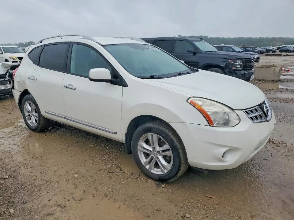 2013 NISSAN ROGUE S  