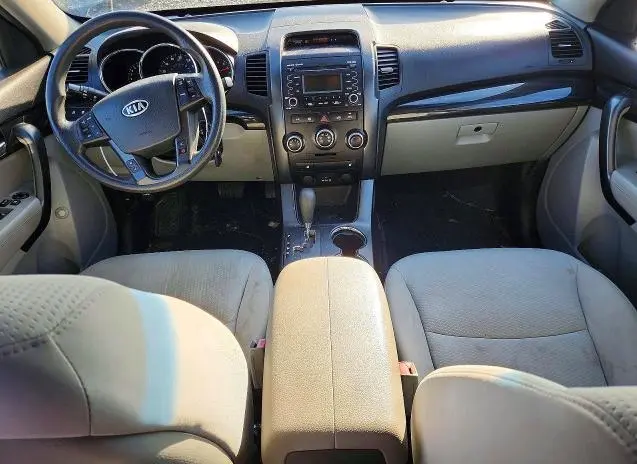 2012 KIA SORENTO BASE  